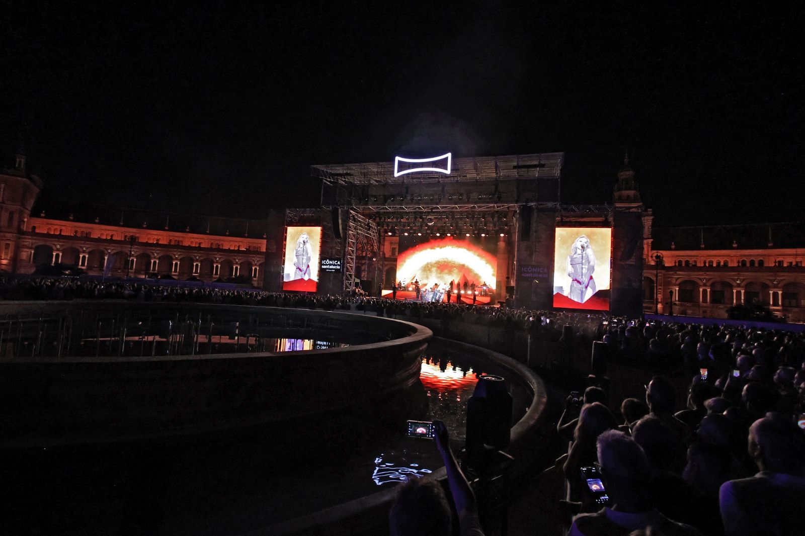 La actriz australiana Kylie Minogue hizo bailar a toda la Plaza de España 