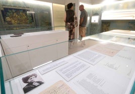 Algunas de las piezas que se exponen en la muestra dedicada a Antonio Machado por la Funadación Unicaja