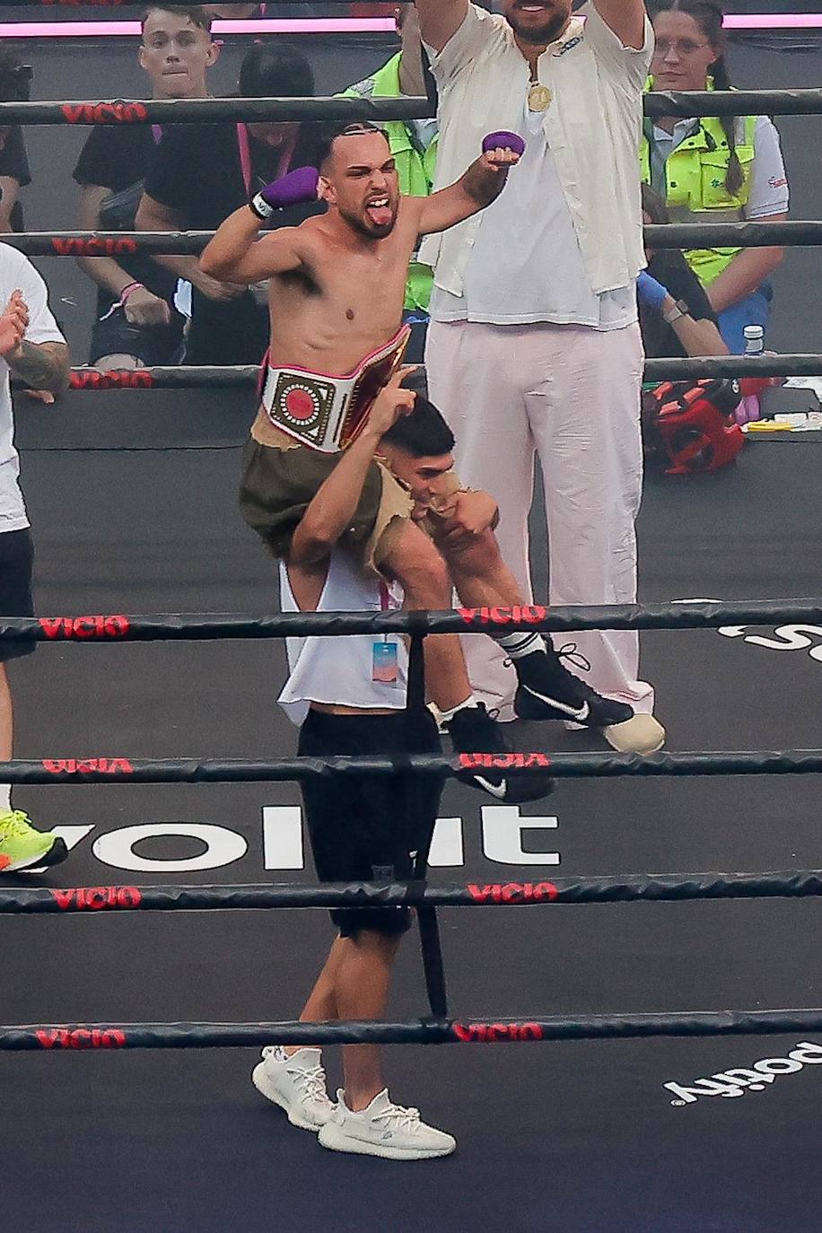 Pereira 7 se proclama ganador del primer combate de la quinta edición  de 'La Velada del Año'