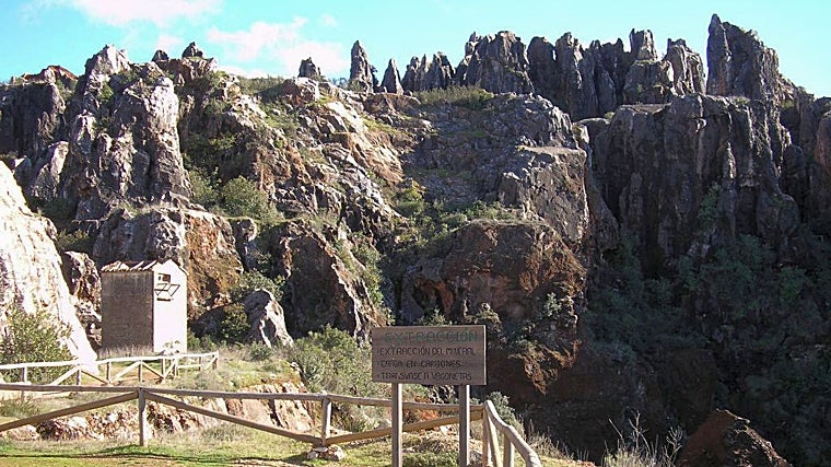 El Cerro del Hierro, una antigua explotación minera, es un lugar perfecto para visitar durante las vacaciones de verano