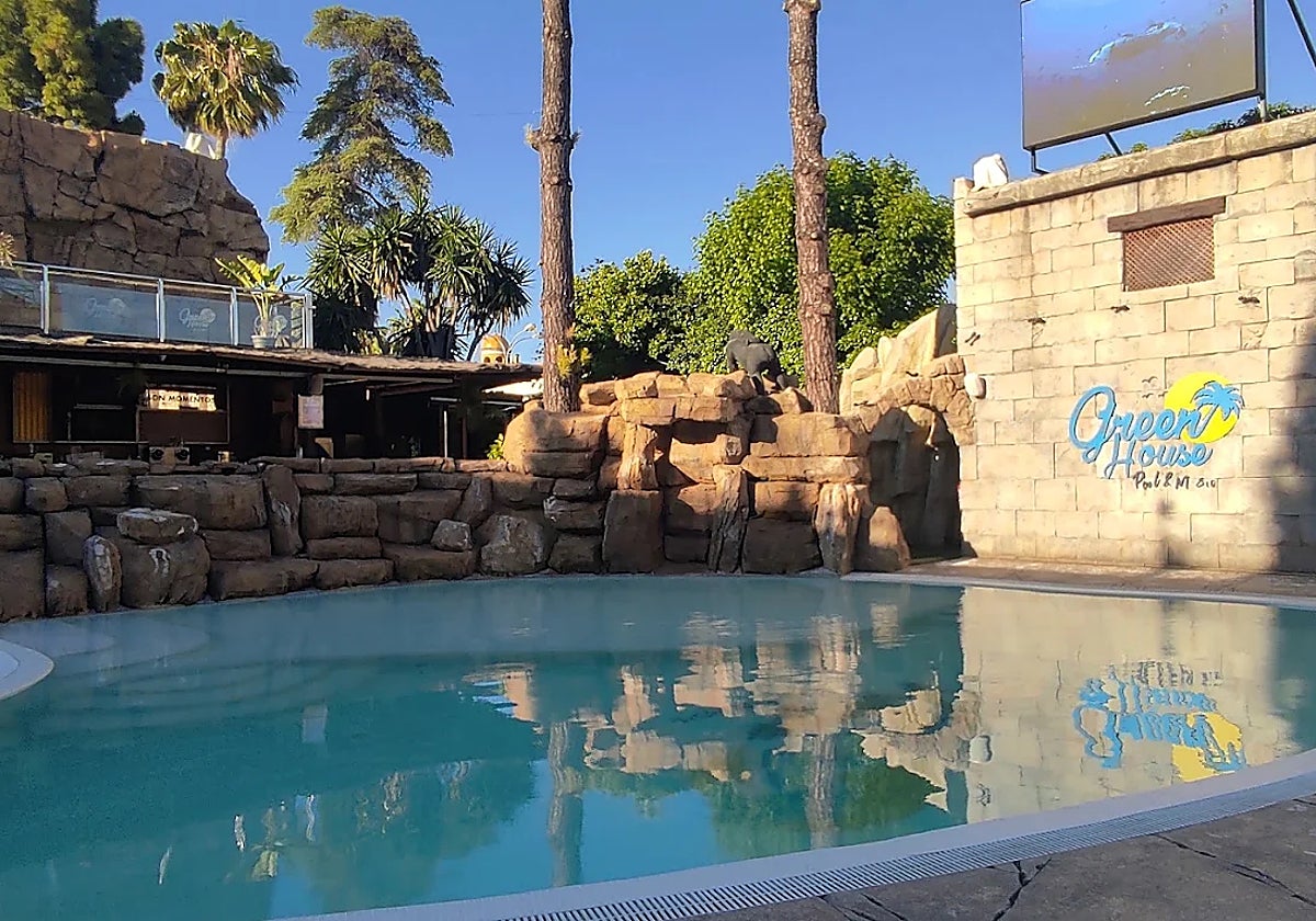 Piscina de Green Sevilla Pool & Music