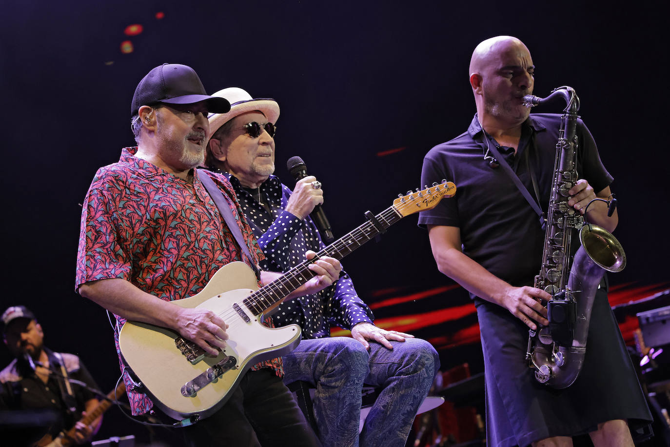 Joaquín Sabina recibió durante todo el concierto el cariño del público de la Maestranza