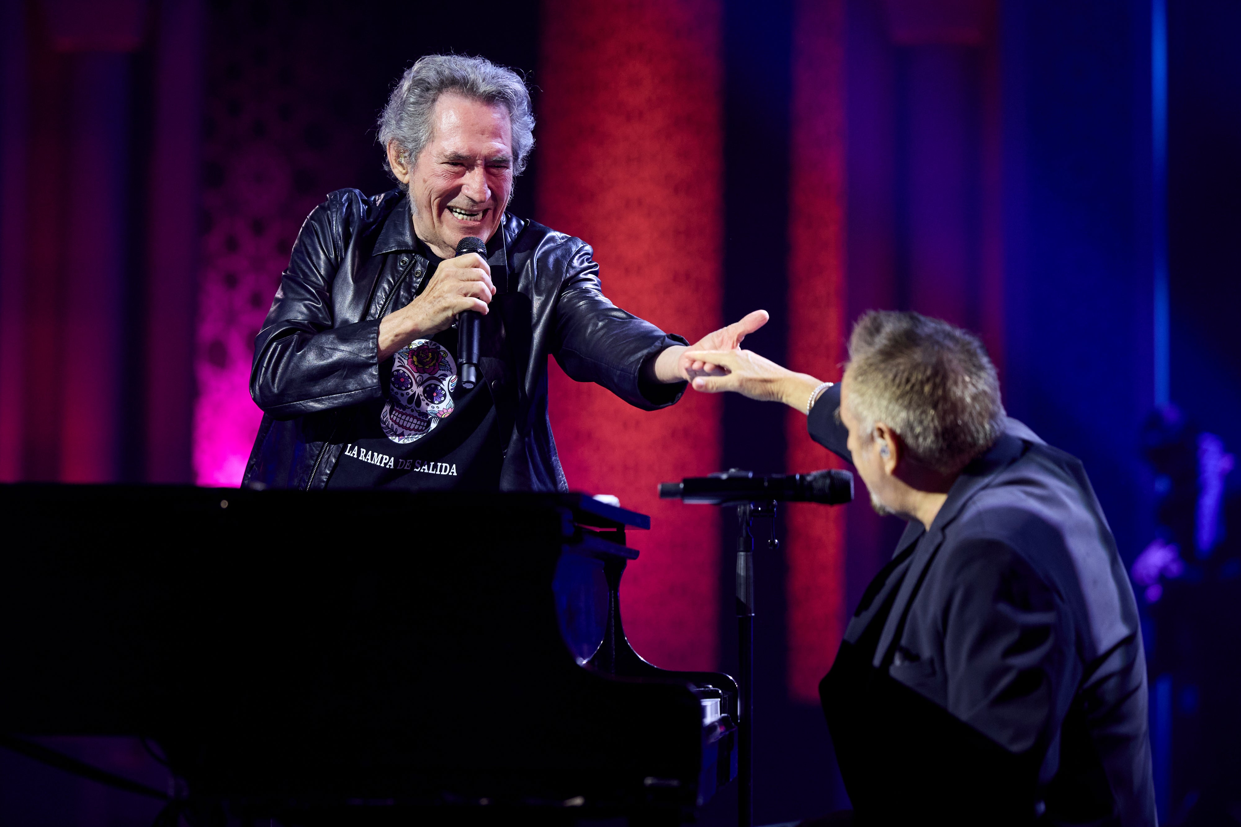 Miguel Ríos, pionero del rock en España, cantó en el escenario junto a Alejandro Lerner, Arde Bogotá y la bailaora Lucía Ruibal