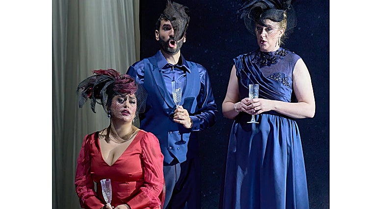 Karen Gardeazabal (Doña Elvira), Pablo Martínez (Don Octavio) y Bryndís Guðjónsdóttir (Doña Ana)