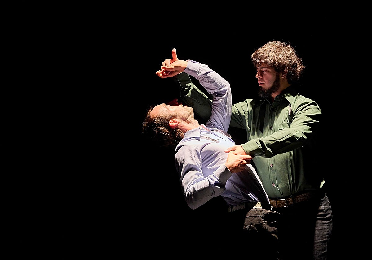 'La conversación de las manos', del coreógrafo Álvaro Silva con Helliot Baeza
