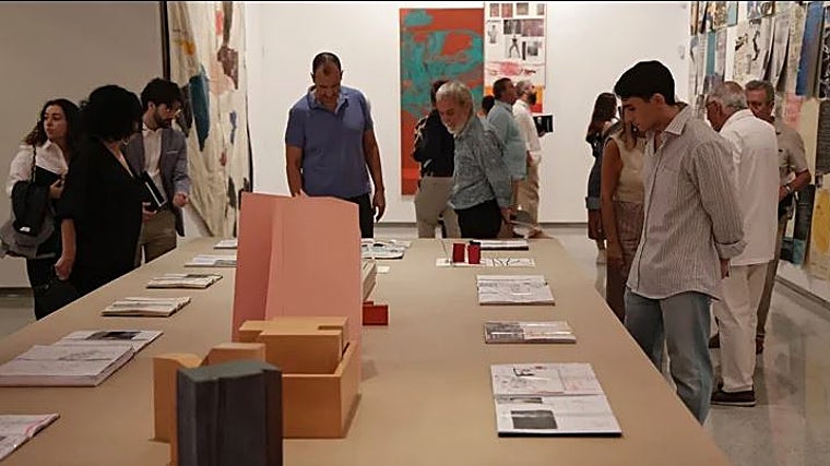 La sala Atín Aya está acogiendo esta muestra que es perfecta para conocer la figura de Paco Pérez Valencia