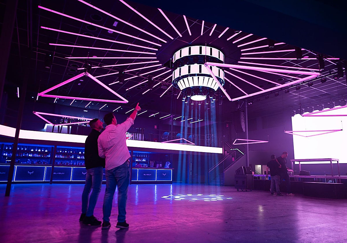 La discoteca Elysium en sus últimos preparativos