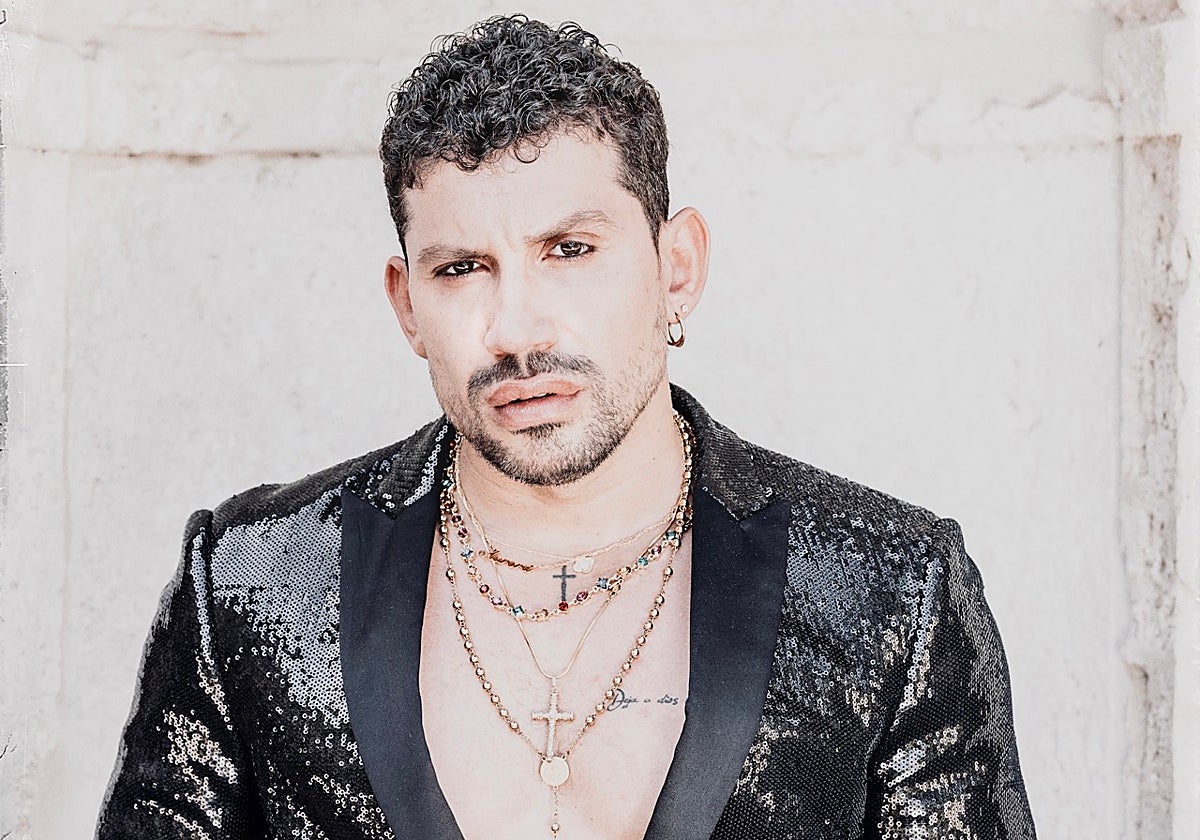 El cantante Antonio Cortés