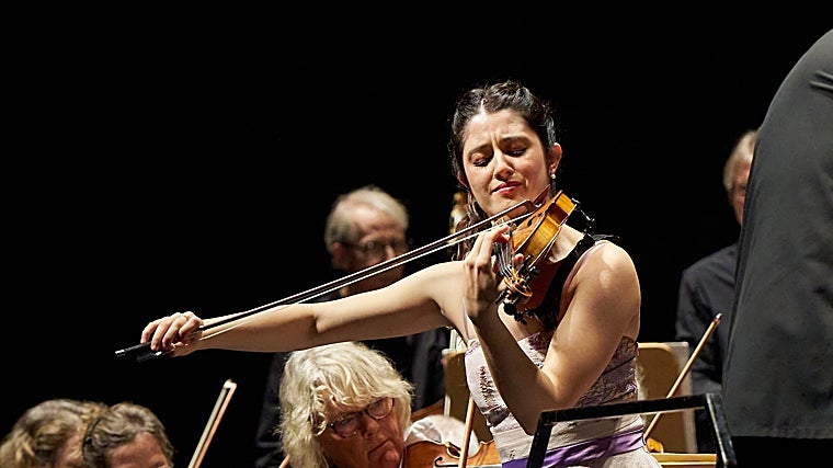María Dueñas (violín)