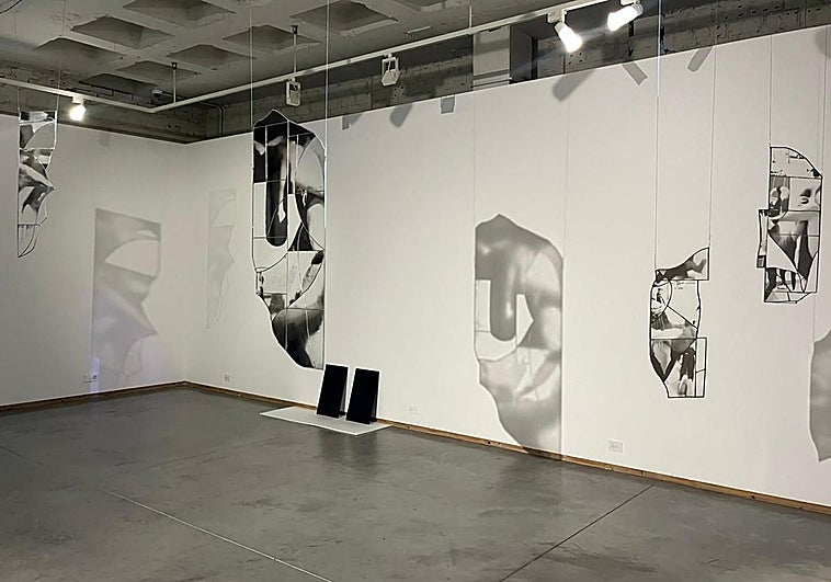 'Contenido sensible', una exposición que invita a repensar la fotografía desde la luz y la materialidad