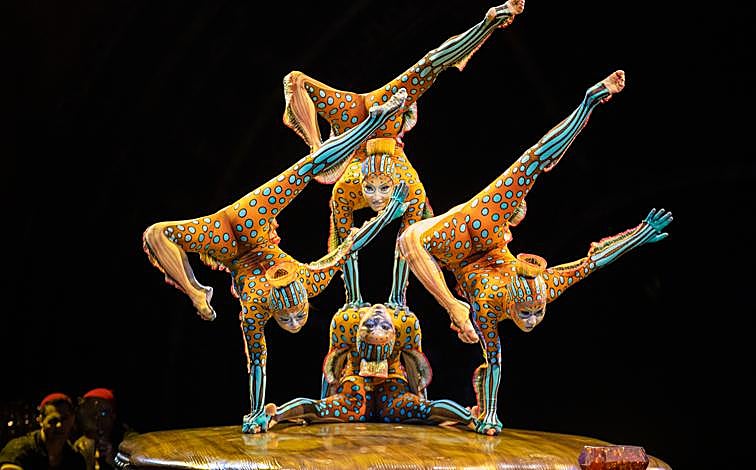 Imagem principal - acima - número de distorção no metal mana, abaixo - detalhes do emocionante show 