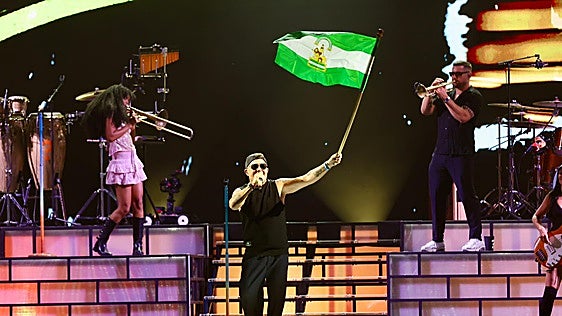 Alejandro Sanz regala a Sevilla una noche de ensueño capaz de curar cualquier 'Corazón partío'