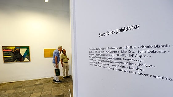 La galería Rafael Ortiz reúne en una exposición colectiva a sus artistas más destacados, desde Manolo Blahnik a Gordillo, Mariscal y Uslé