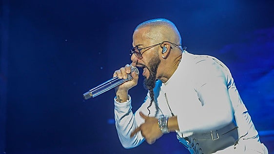 Yandel, la leyenda viviente que inundó Sevilla de reguetón antiguo con una sinfónica de «otro nivel»