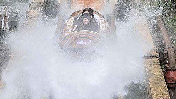 Isla Mágica pone entradas con precio especial solo para los sevillanos: acceso al parque de atracciones y a la zona acuática
