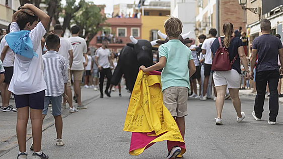 La feria de los toros ideal para visitar en septiembre: encierro infantil, suelta de vaquillas y toro de fuego