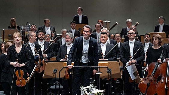 Lucas Macías: «La Sinfónica de Sevilla igual puede tocar con Marina Heredia en la Bienal que el 'Réquiem' de Verdi»