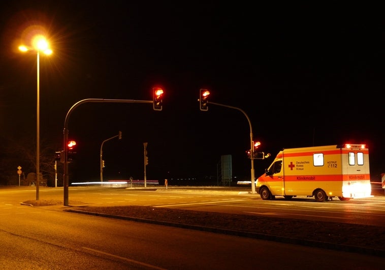 Una paramédico acude a un accidente para reanimar a una joven y descubre minutos más tarde que es su hija