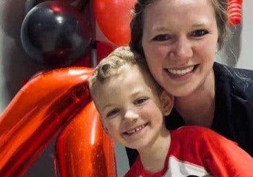 Un niño de 4 años salva la vida a su madre tras sufrir una sepsis