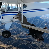 Un youtuber que hizo estrellar una avioneta para ganar visitas se enfrenta a 20 años de cárcel