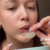 «Fresquitas y refrescantes»: las 'chips' de hielo que una 'tiktoker' idea y que pueden ser un peligro para la salud