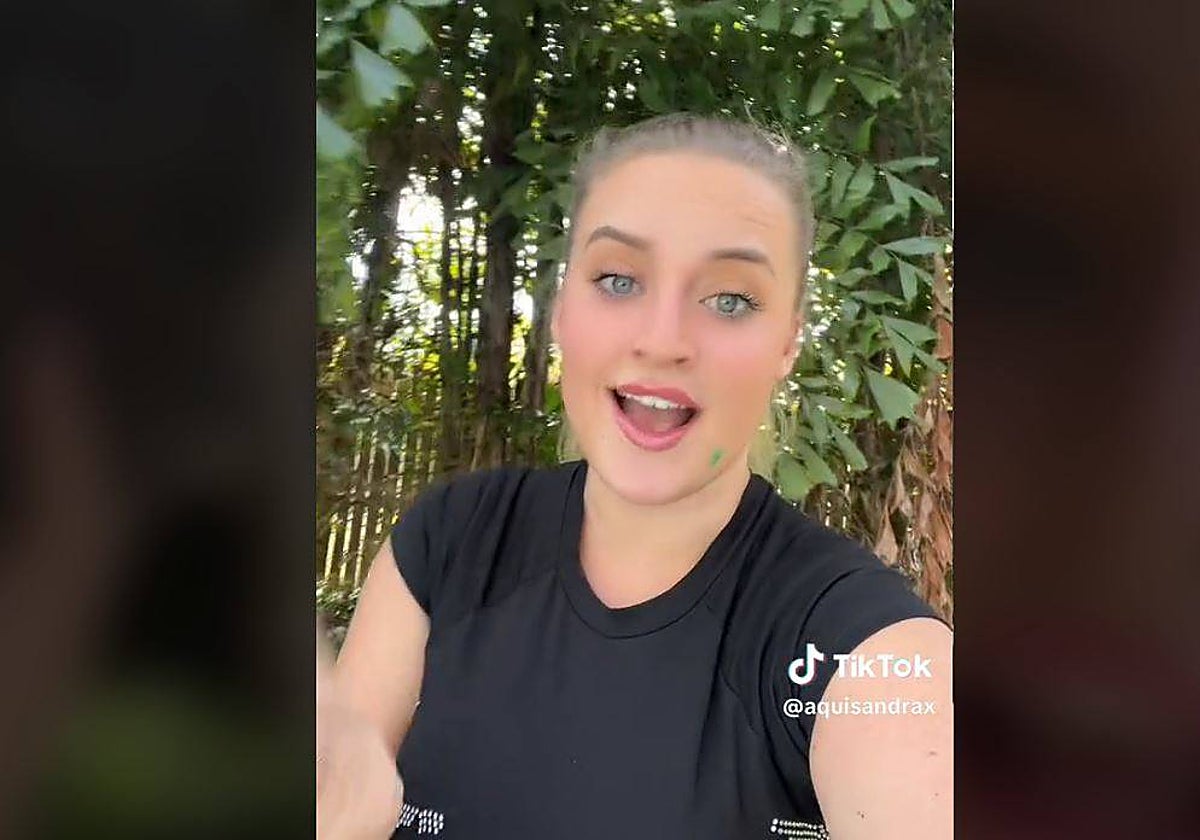 La joven, contando lo que añora más de España