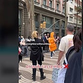 Una turista alucina con las prohibiciones que existen en Barcelona: «¿Toda esta gente son criminales?»