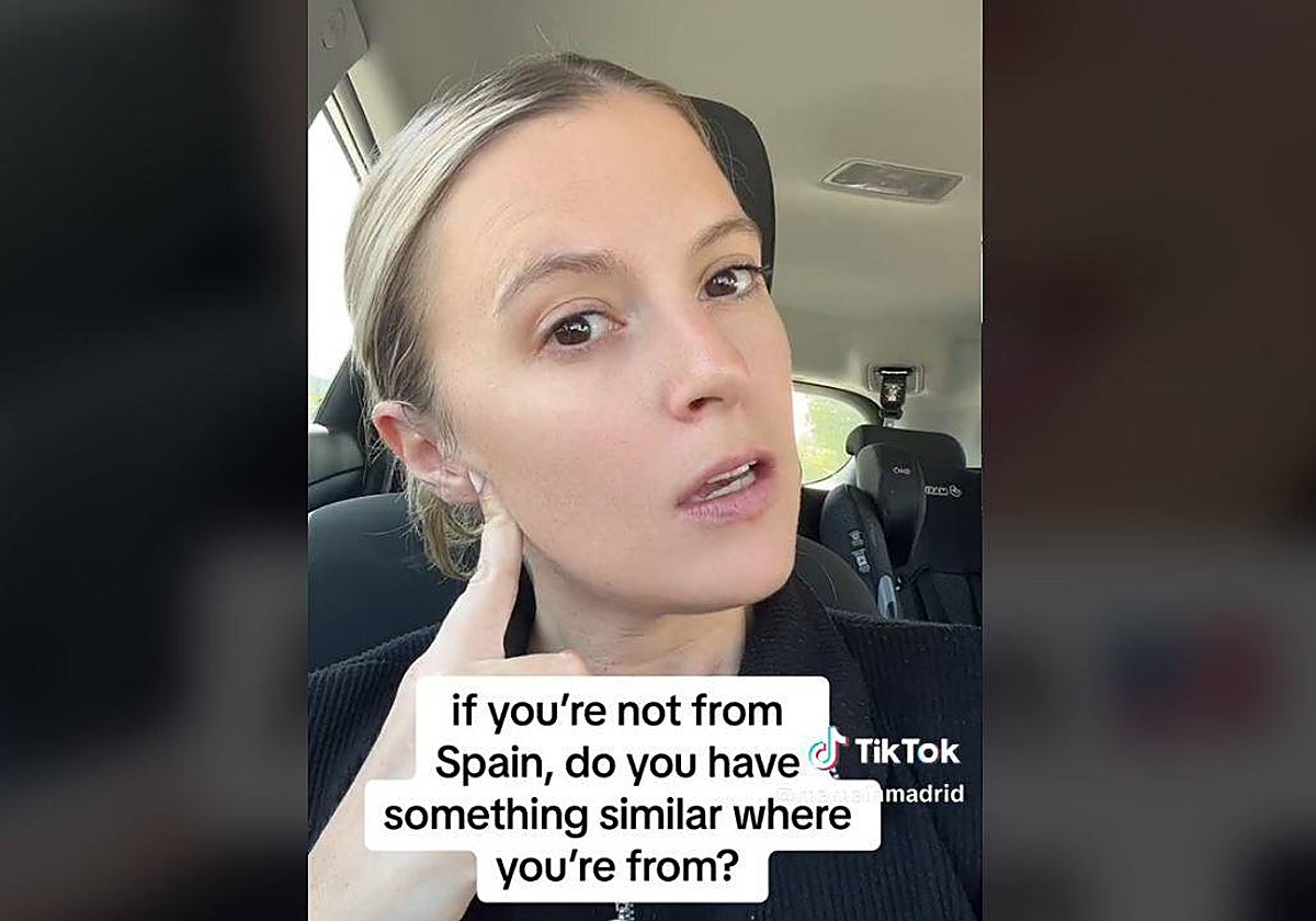 Emily, durante su vídeo que se ha hecho viral