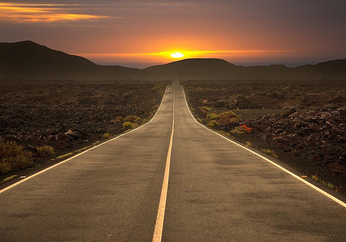 Carretera al atardecer