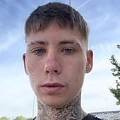 La lección de un humilde joven con dos empleos arrasa en redes: «Os creéis calle pero calle es sacar a tu familia adelante»