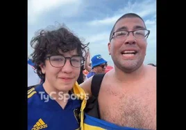 Un hincha del Boca Juniors gasta el dinero de las becas de su hijo para ir a  la Copa Libertadores: «Acá estamos por él»