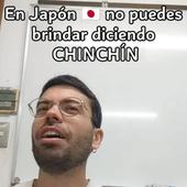 Un profesor de español en Japón explica por qué decir 'chin chin' para brindar te puede causar un problema