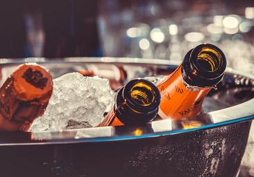 Cómo abrir una botella de vino espumoso, cava o champán de forma fácil y rápida