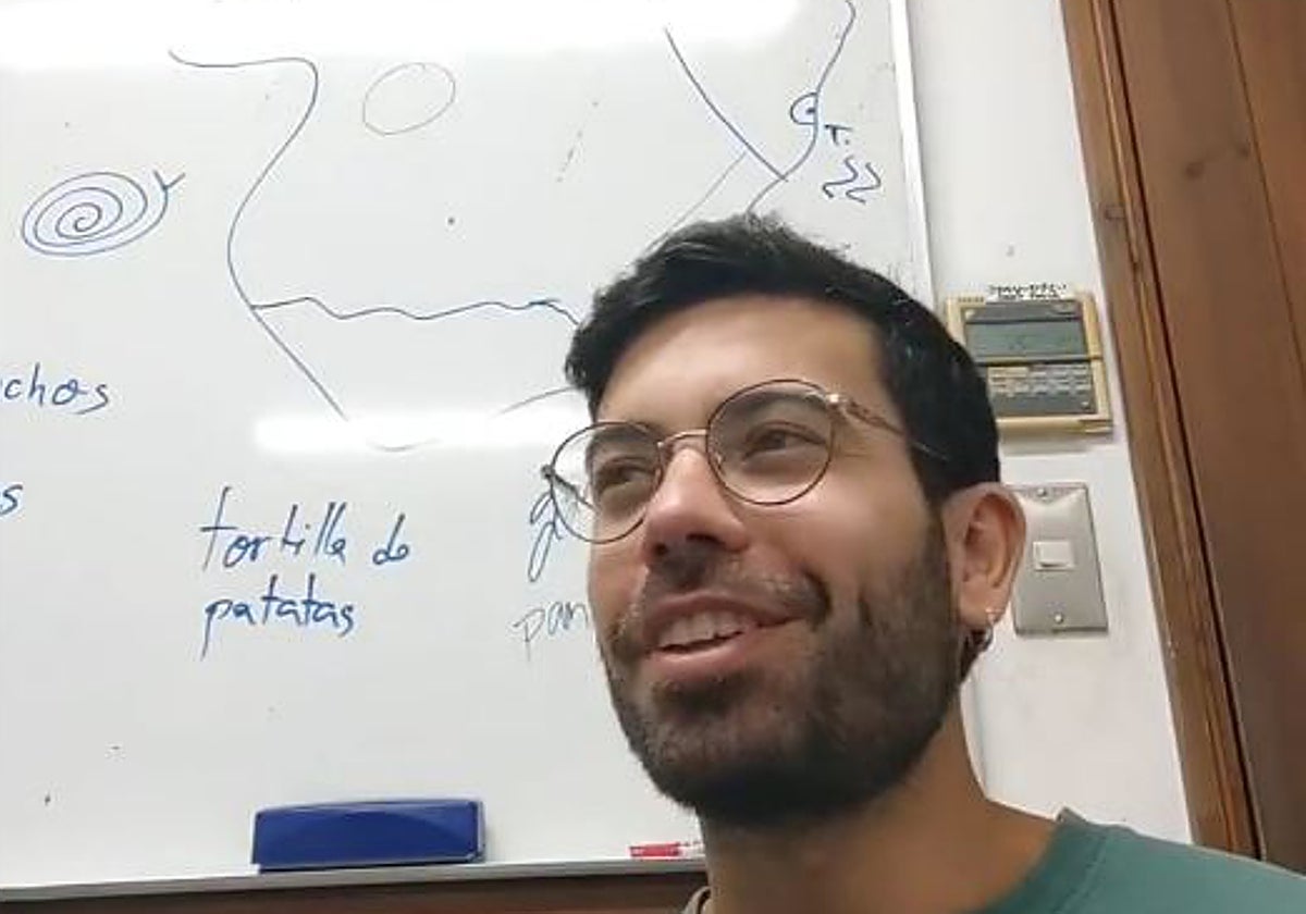Alejandro, durante su clase