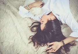 Una experta en sueño especifica las posturas que nos hacen tener más pesadillas