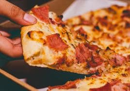 Un exempleado de Telepizza desvela el motivo por el que las pizzas no llegan cortadas a domicilio