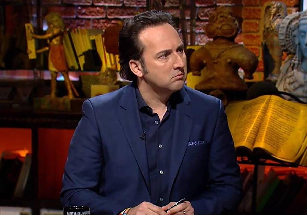 Iker Jiménez, durante un programa de 'Cuarto Milenio'