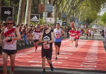 Un cardiólogo lanza un aviso tras las últimas cifras de hospitalización de gente que corre en maratones: «No son conscientes»
