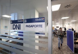 Va a renovar el DNI y denuncia lo que le pasa en el Registro Civil: «Da para peli de Berlanga»