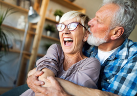 Un estudio de Harvard desvela a qué edad somos más felices a lo largo de nuestra vida