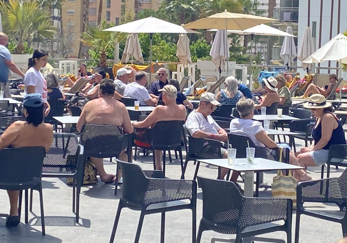 Una terraza de un bar en España en verano