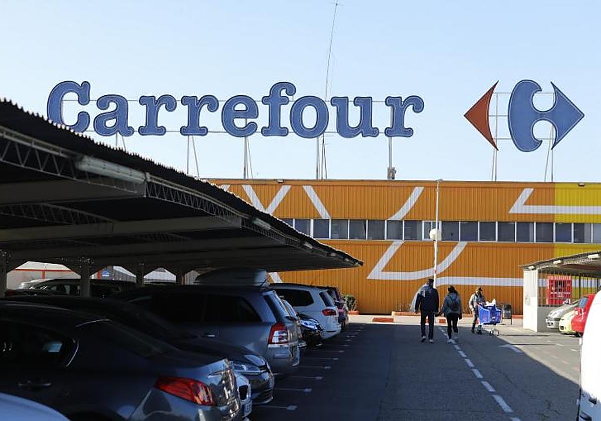 Carrefour lanza una ayuda para personas mayores de 65 años: requisitos ...