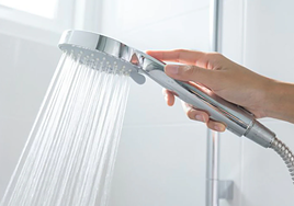 Adiós a las duchas convencionales: la alternativa que recomiendan los diseñadores franceses