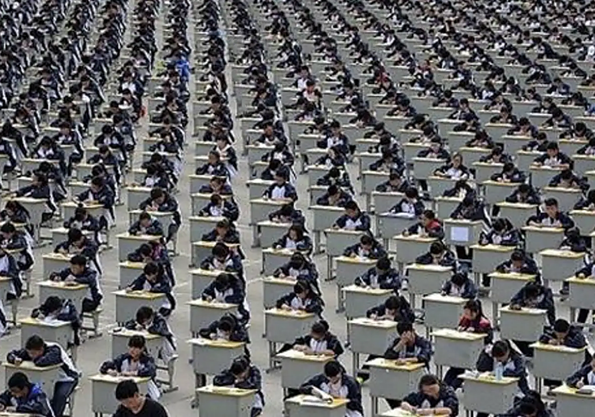 Un chino que vive en España explica cómo son los exámenes en los colegios de su país