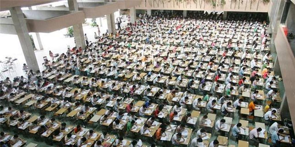 Un chino que vive en España explica cómo son los exámenes en los colegios de su país: «Son cuatro o cinco páginas...»