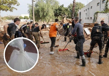 Un voluntario en Valencia le deja la merienda y esto es lo que se encuentra: «Estábamos limpiando los bajos y...»