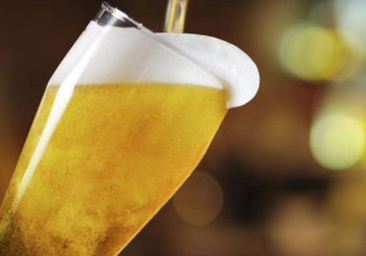 Un camarero explica la diferencia entre cómo se sirven las cañas en el norte y en el sur de España: «Ambas son correctas»