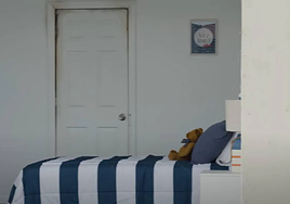 Cómo cerrar la puerta de la habitación antes de dormir puede salvarte la vida