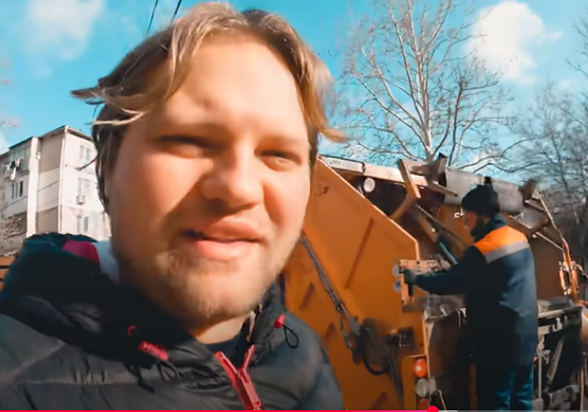 Un youtuber ruso enseña cómo es por dentro la casa soviética de su abuela