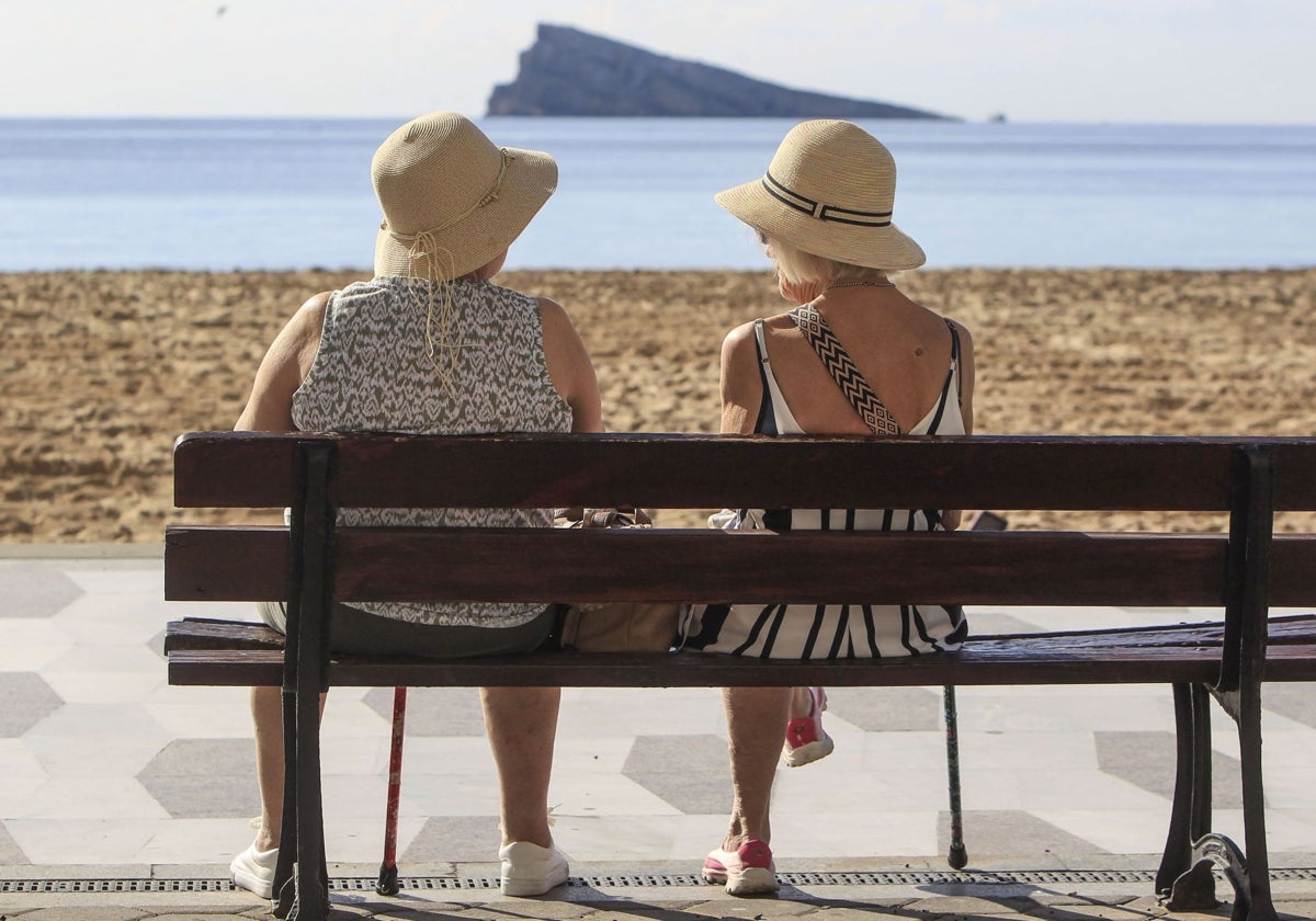 Un estudio revela las ciudades más soleadas de Europa para irse de vacaciones: la mayoría están en España